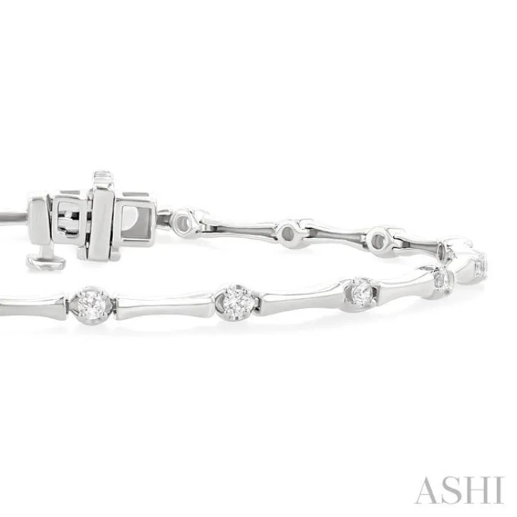 1/2 ctw Bamboo Internodes Round Cut Diamond Fashion Bracelet in 14K White Gold