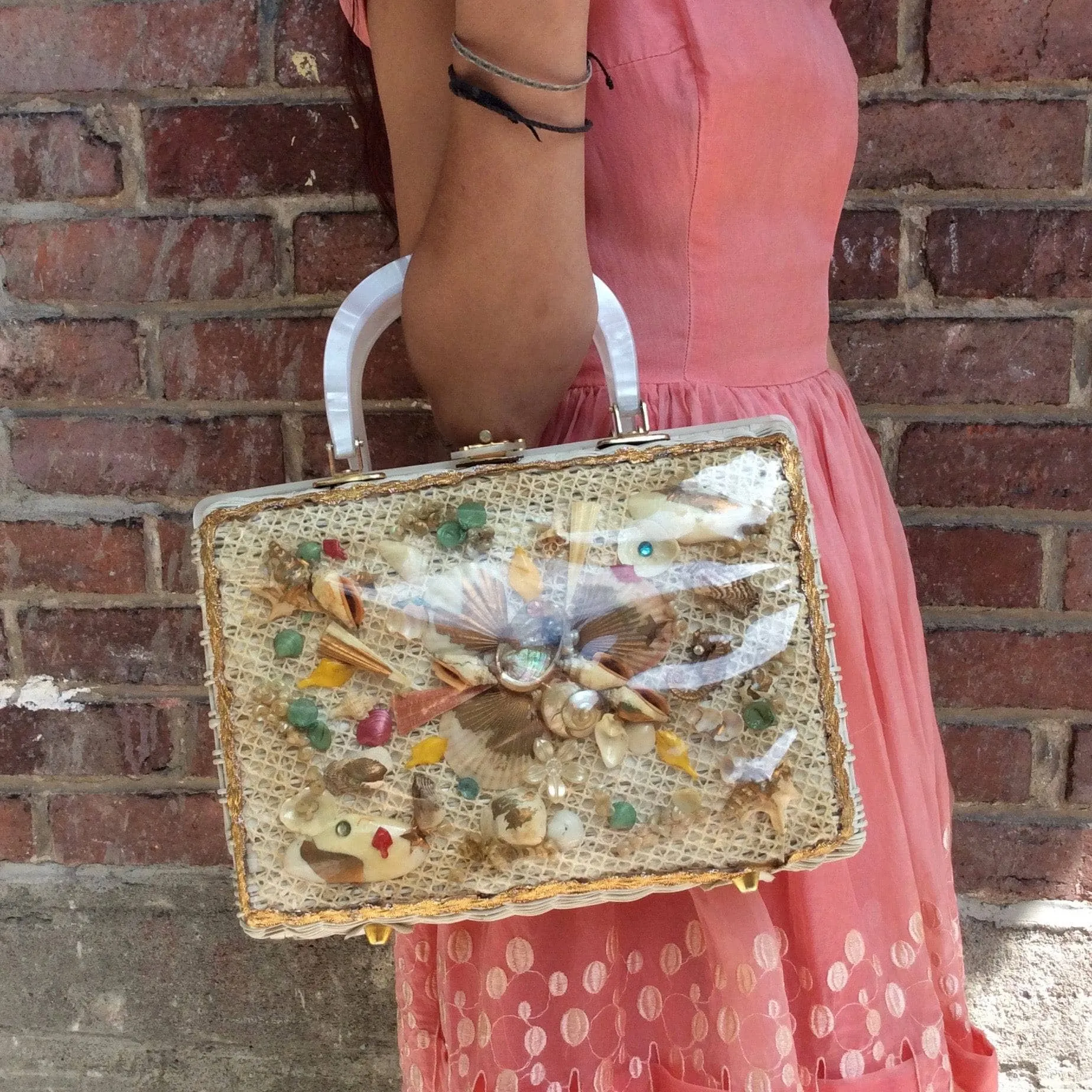 1950s-60s White Customizable Seashell Wicker Basket Shockproof Purse