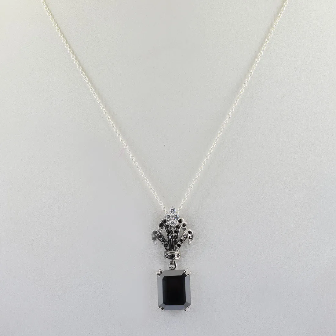 4 Ct Amazing Black Diamond Solitaire Designer Accents Pendant, Great Sparkle & Excellent Luster