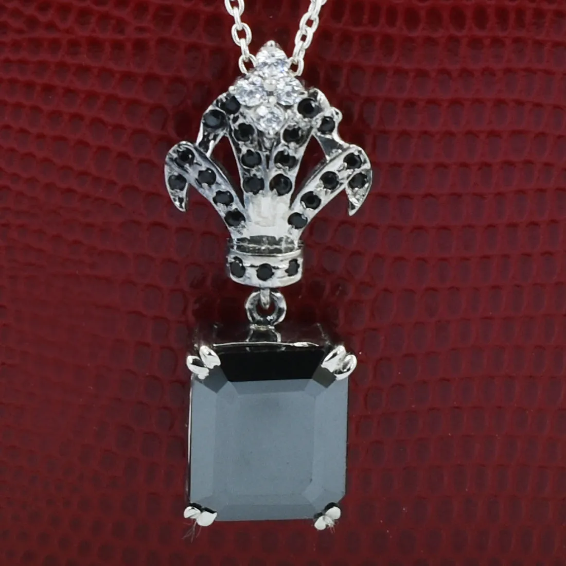 4 Ct Amazing Black Diamond Solitaire Designer Accents Pendant, Great Sparkle & Excellent Luster