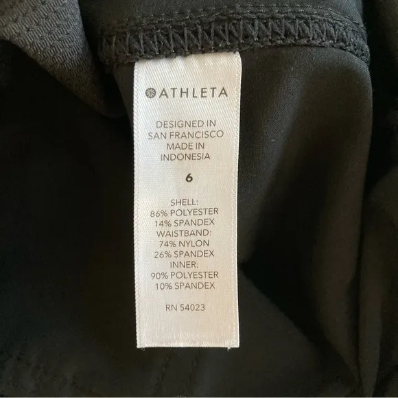 Athleta Chelsea Cargo Skort in Black, Size 6