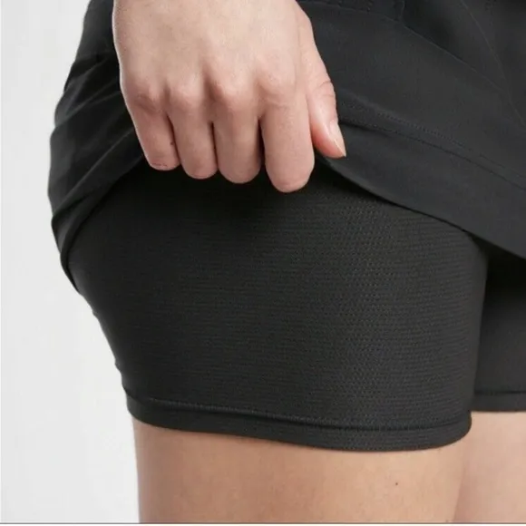Athleta Chelsea Cargo Skort in Black, Size 6