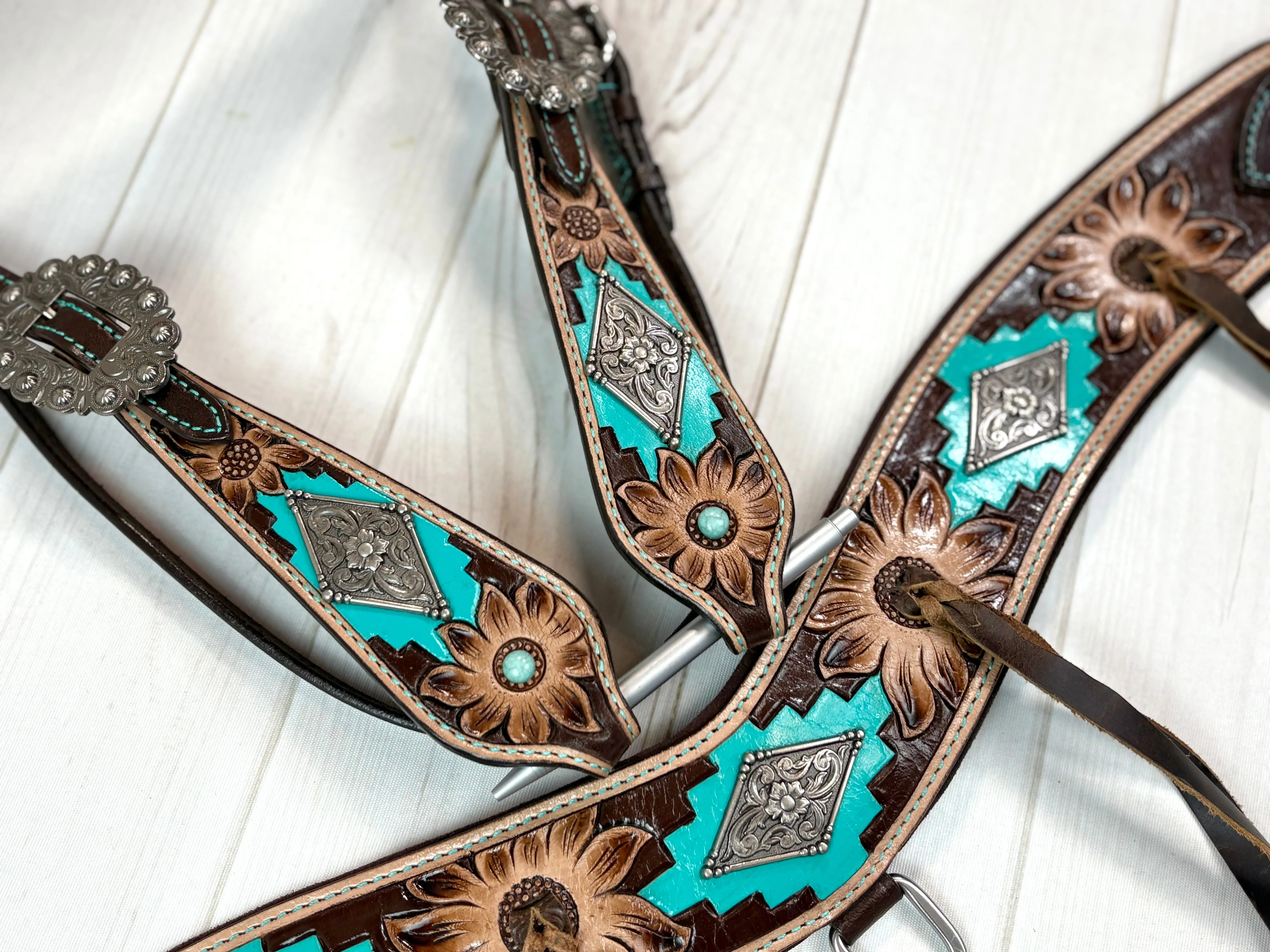 Aztec Floral Painted and Tooled Tripping Collar Set