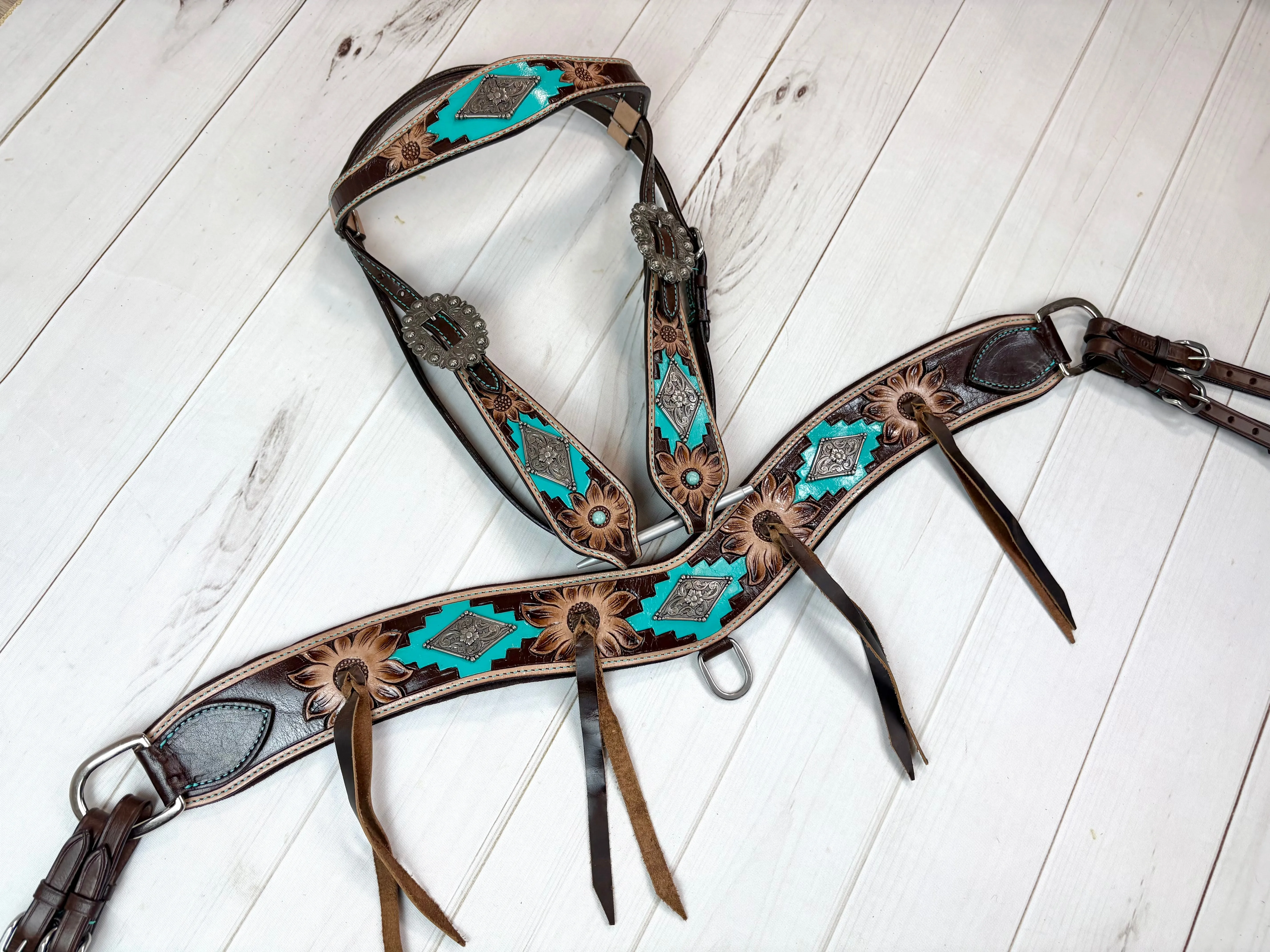 Aztec Floral Painted and Tooled Tripping Collar Set