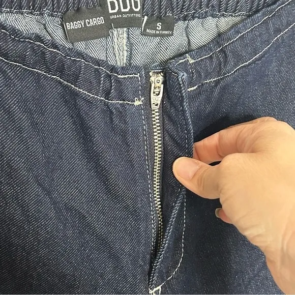 BDG Baggy Cargo Jeans Dark Wash