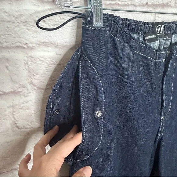 BDG Baggy Cargo Jeans Dark Wash