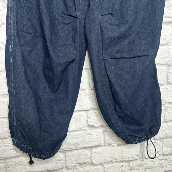 BDG Baggy Cargo Jeans Dark Wash