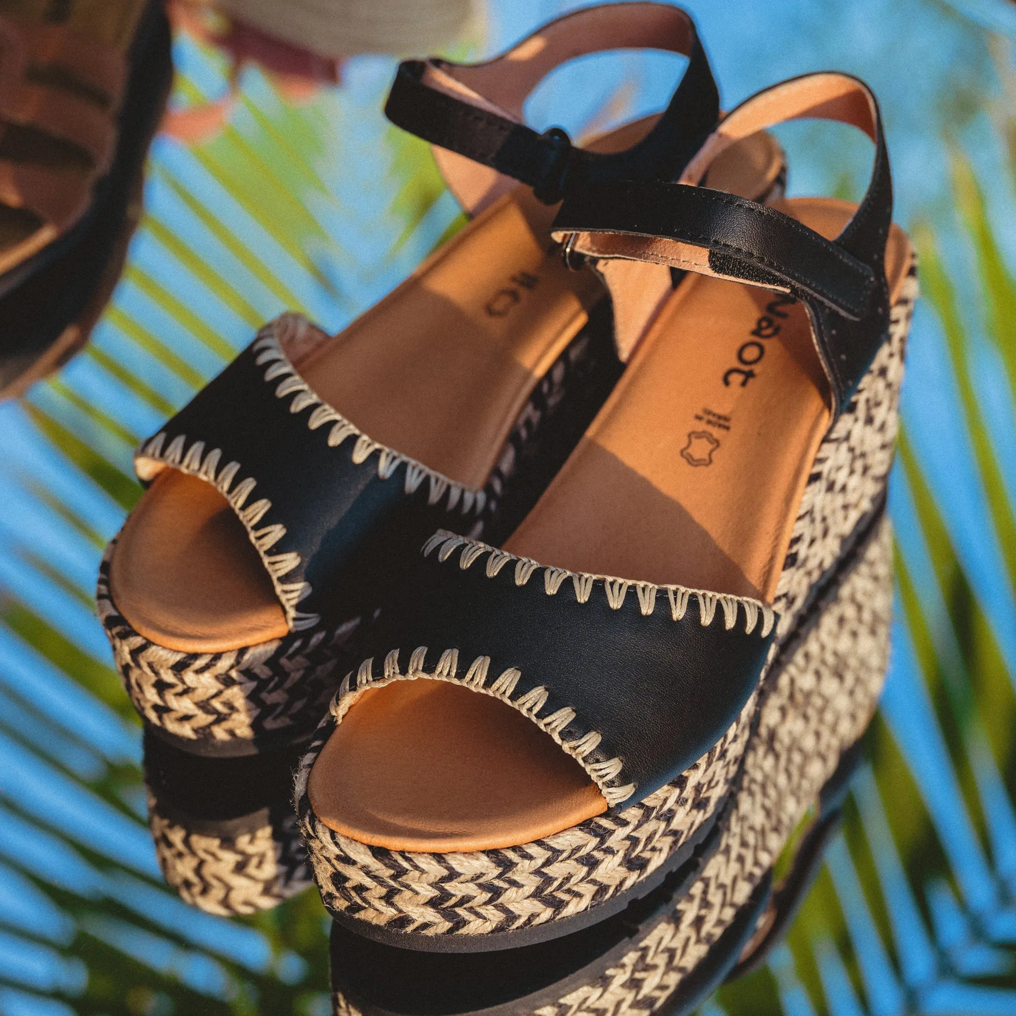 BLANES - JET - LEATHER