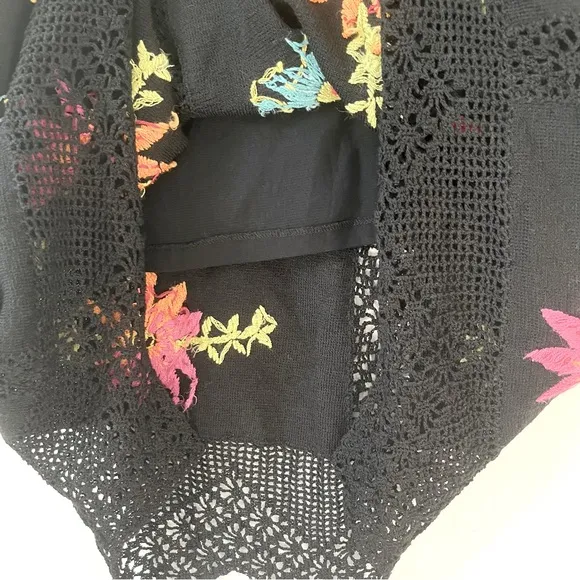 Double D Ranch Floral Embroidered Crochet Lace Hem Linen Knit Maxi Skirt