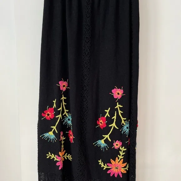 Double D Ranch Floral Embroidered Crochet Lace Hem Linen Knit Maxi Skirt