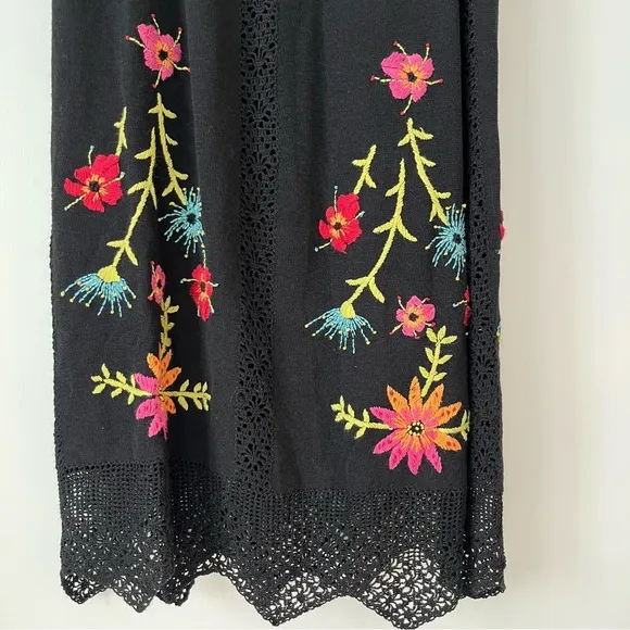 Double D Ranch Floral Embroidered Crochet Lace Hem Linen Knit Maxi Skirt