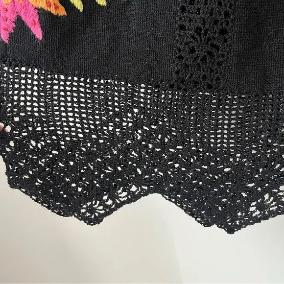 Double D Ranch Floral Embroidered Crochet Lace Hem Linen Knit Maxi Skirt