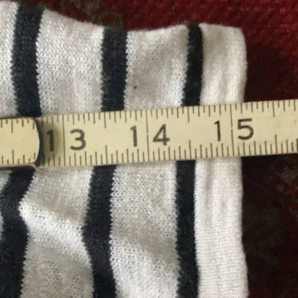 EILEEN Fisher Black &amp; White Striped Organic linen/cotton v neck top S/P