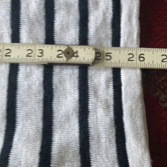 EILEEN Fisher Black &amp; White Striped Organic linen/cotton v neck top S/P