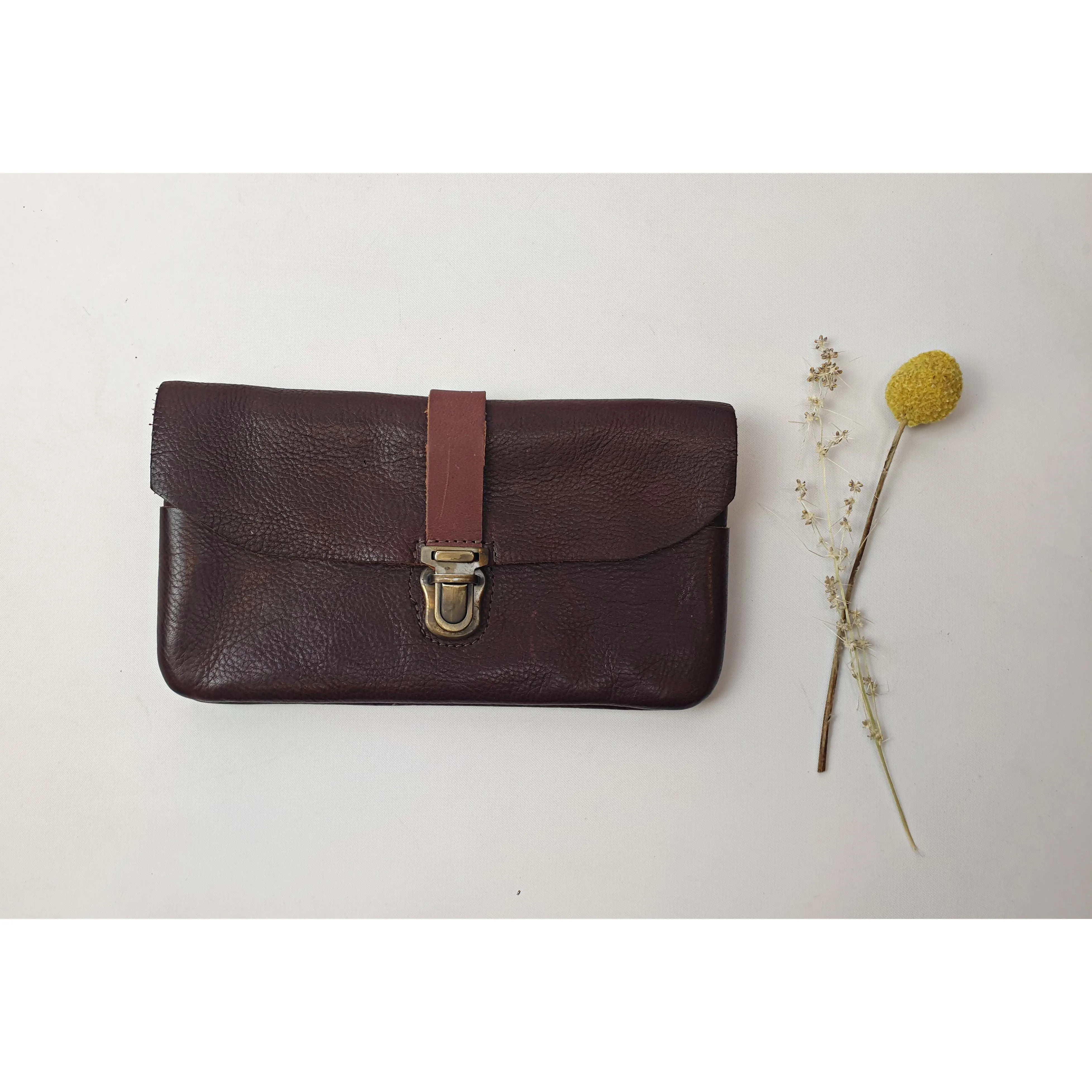 Elk brown leather purse with lighter brown accents