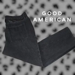 Good American Good Vintage Straight Faux Leather Panel Crop Jeans Faded Black 16