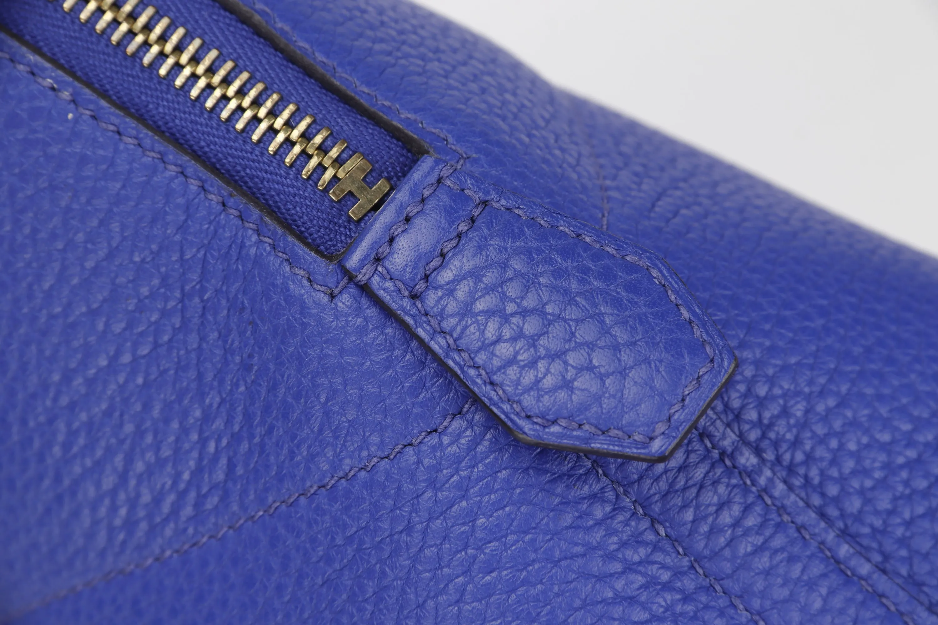HERMES BOLIDE 31 [STAMP Q SQUARE (2013)] ELECTRIC BLEU CLEMENCE LEATHER GOLD HARDWARE, WITH STRAP, KEYS, LOCK, DUST COVER & BOX