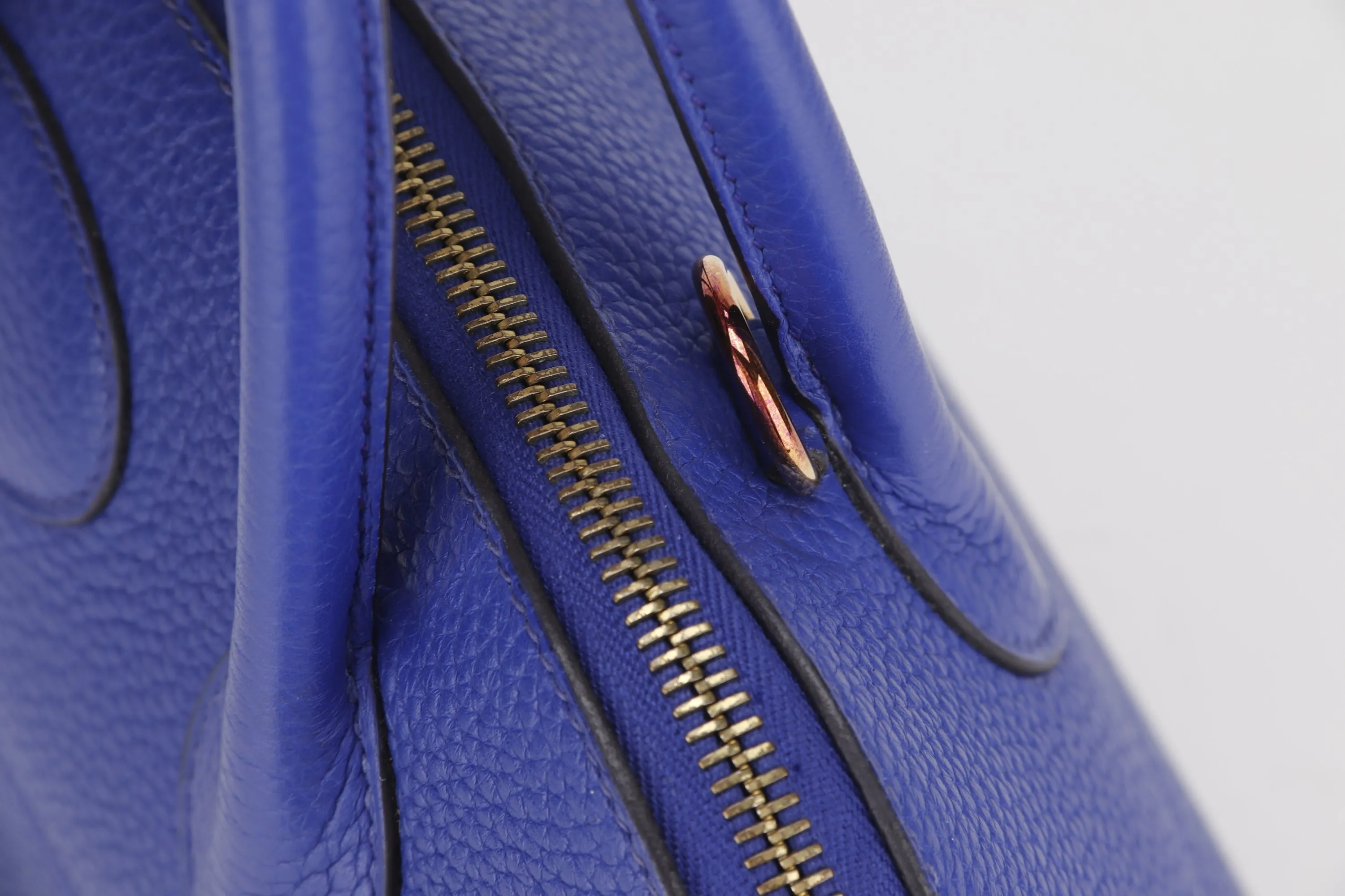 HERMES BOLIDE 31 [STAMP Q SQUARE (2013)] ELECTRIC BLEU CLEMENCE LEATHER GOLD HARDWARE, WITH STRAP, KEYS, LOCK, DUST COVER & BOX