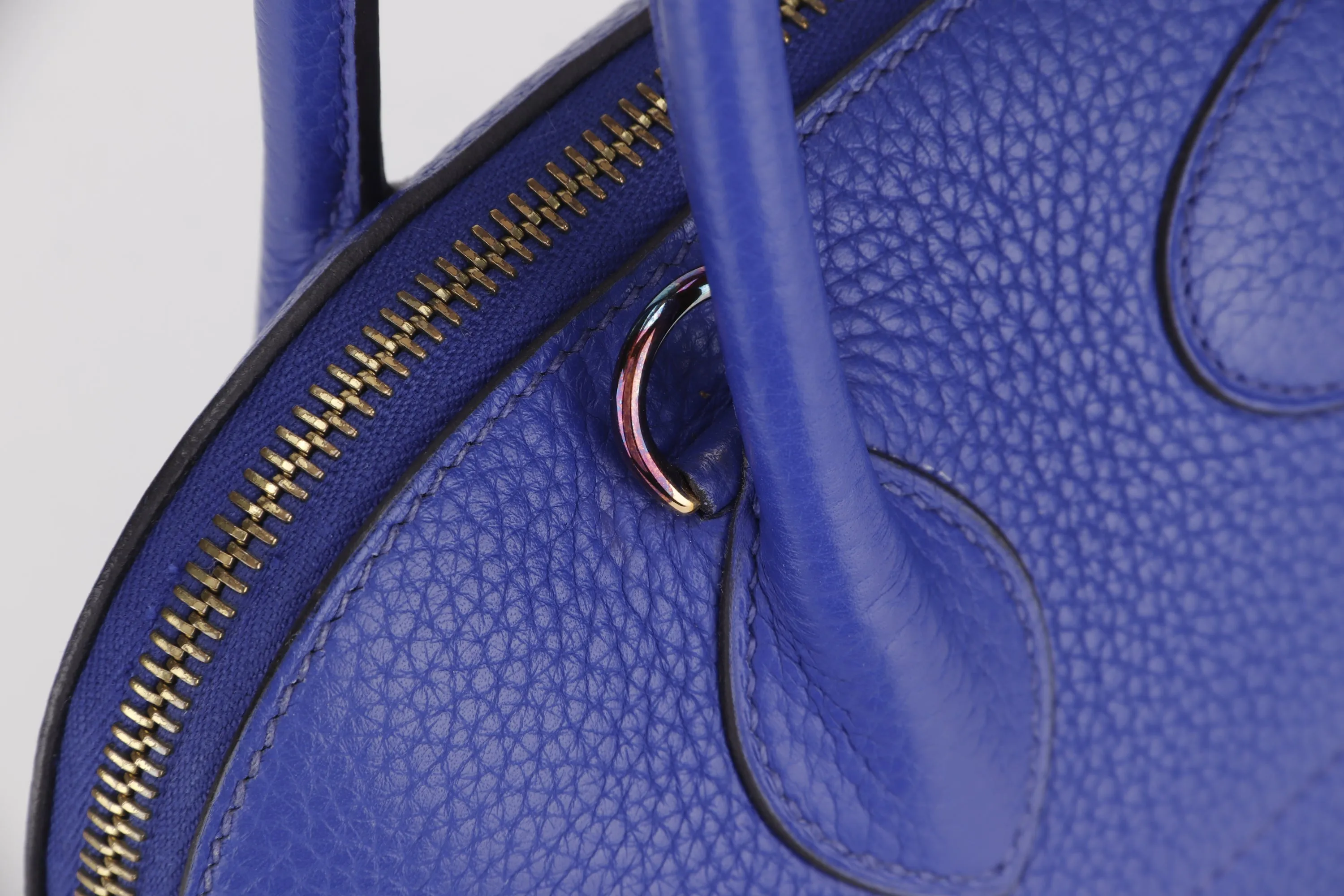 HERMES BOLIDE 31 [STAMP Q SQUARE (2013)] ELECTRIC BLEU CLEMENCE LEATHER GOLD HARDWARE, WITH STRAP, KEYS, LOCK, DUST COVER & BOX