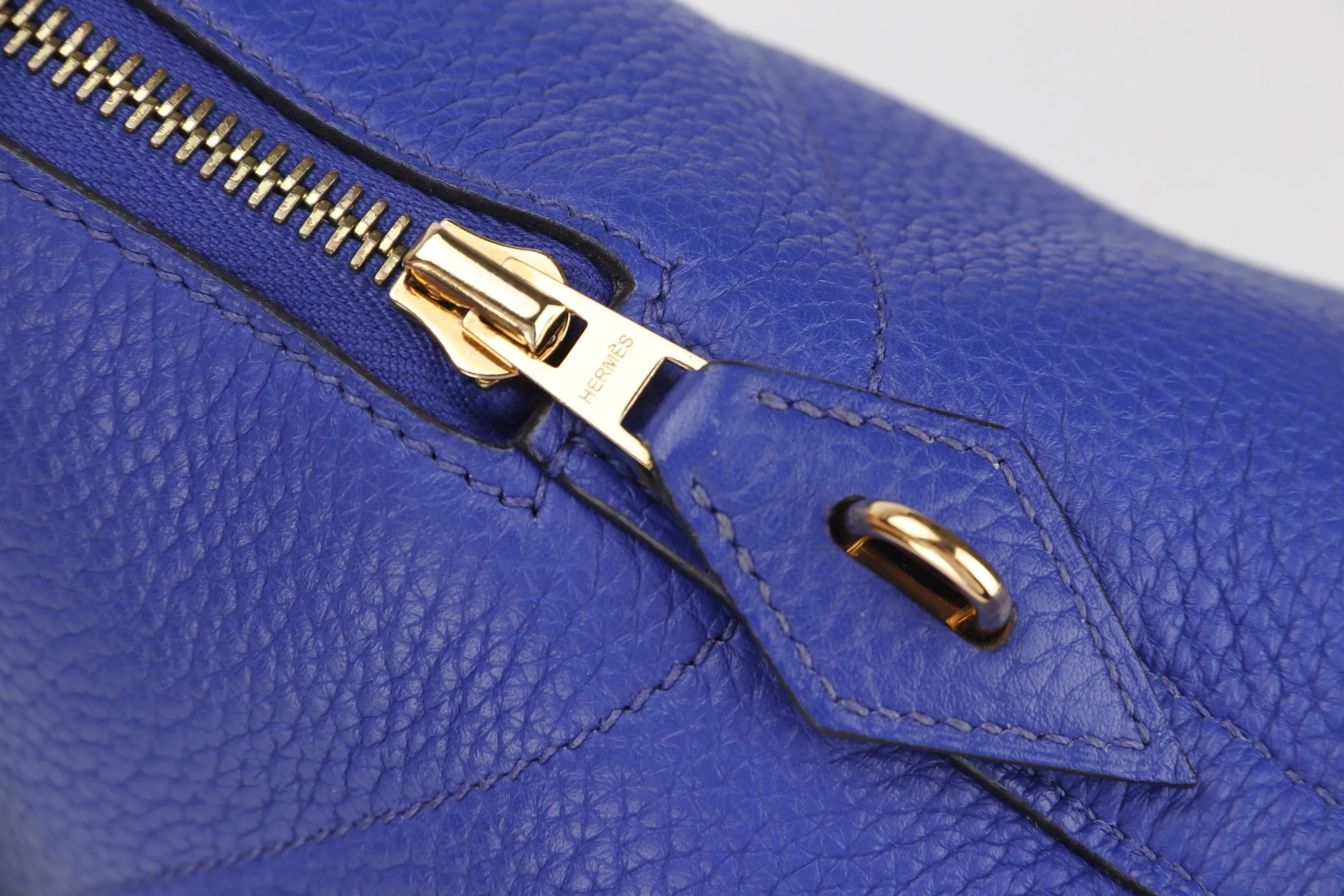 HERMES BOLIDE 31 [STAMP Q SQUARE (2013)] ELECTRIC BLEU CLEMENCE LEATHER GOLD HARDWARE, WITH STRAP, KEYS, LOCK, DUST COVER & BOX