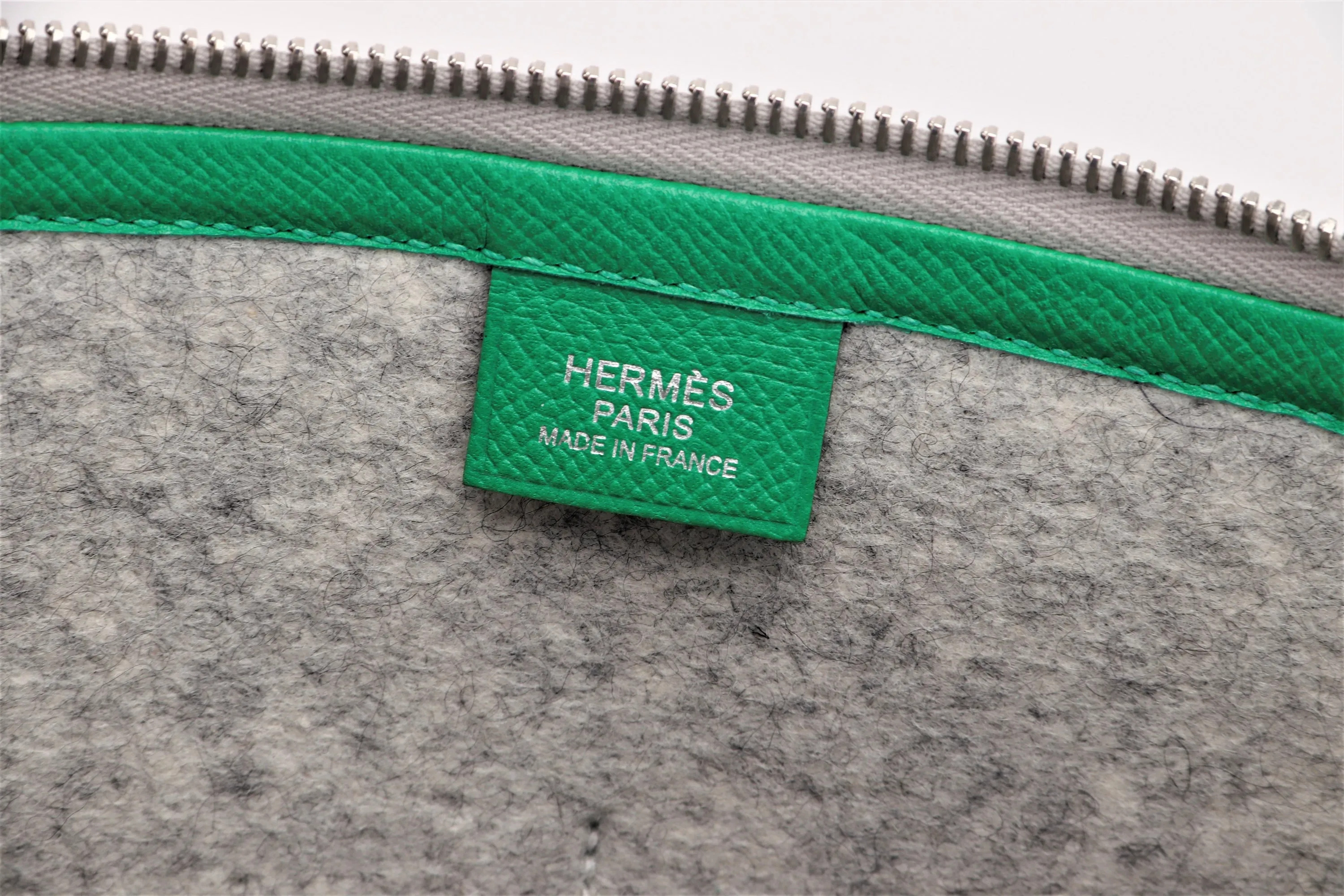 HERMES TOODOO CLUTCH 37 (STAMP A) BAMBOO COLOR EPSOM LEATHER & WOOL FELT, WITH DUST COVER & BOX