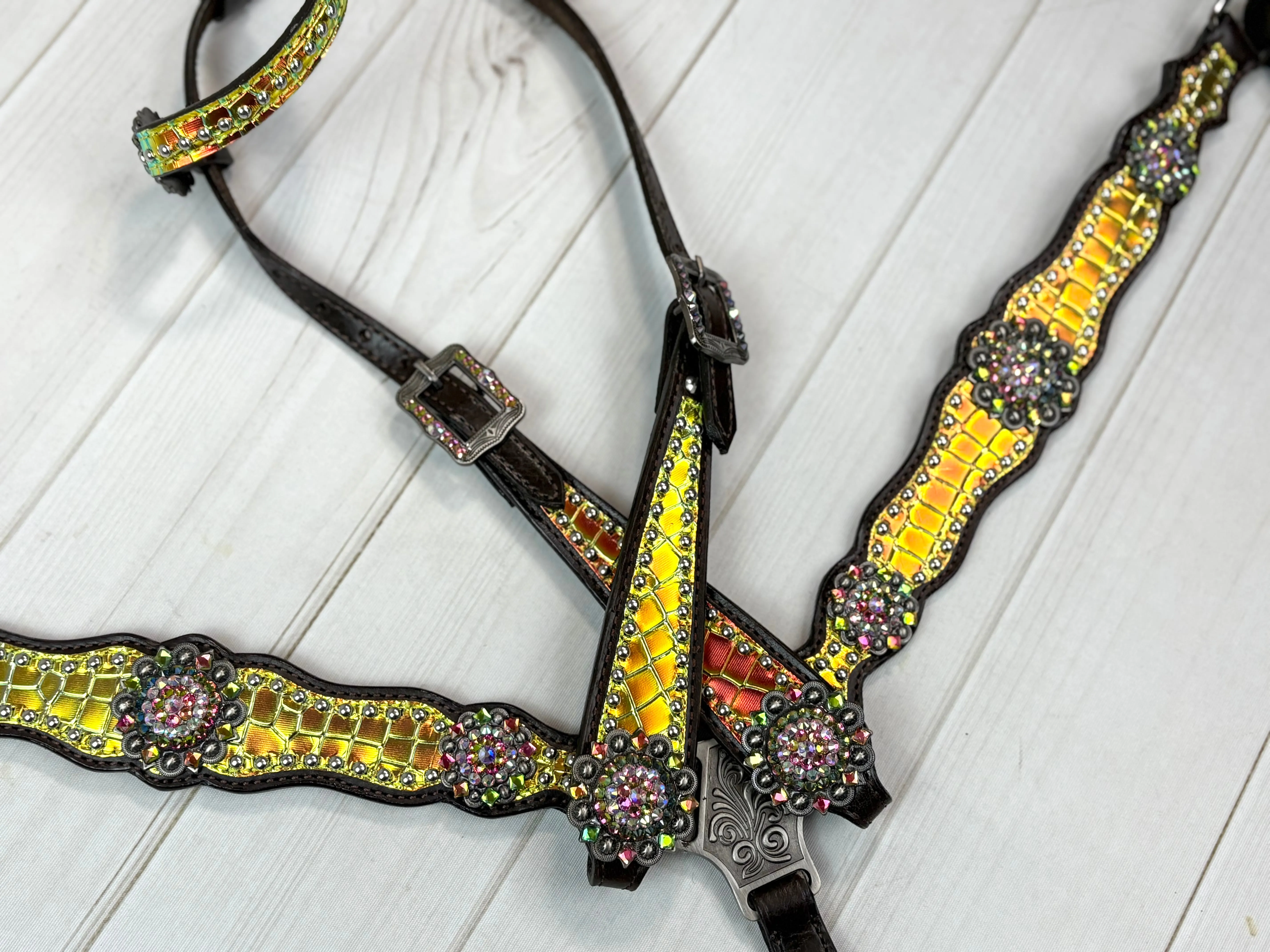 Iridescent Green Yellow Leather Tack Set