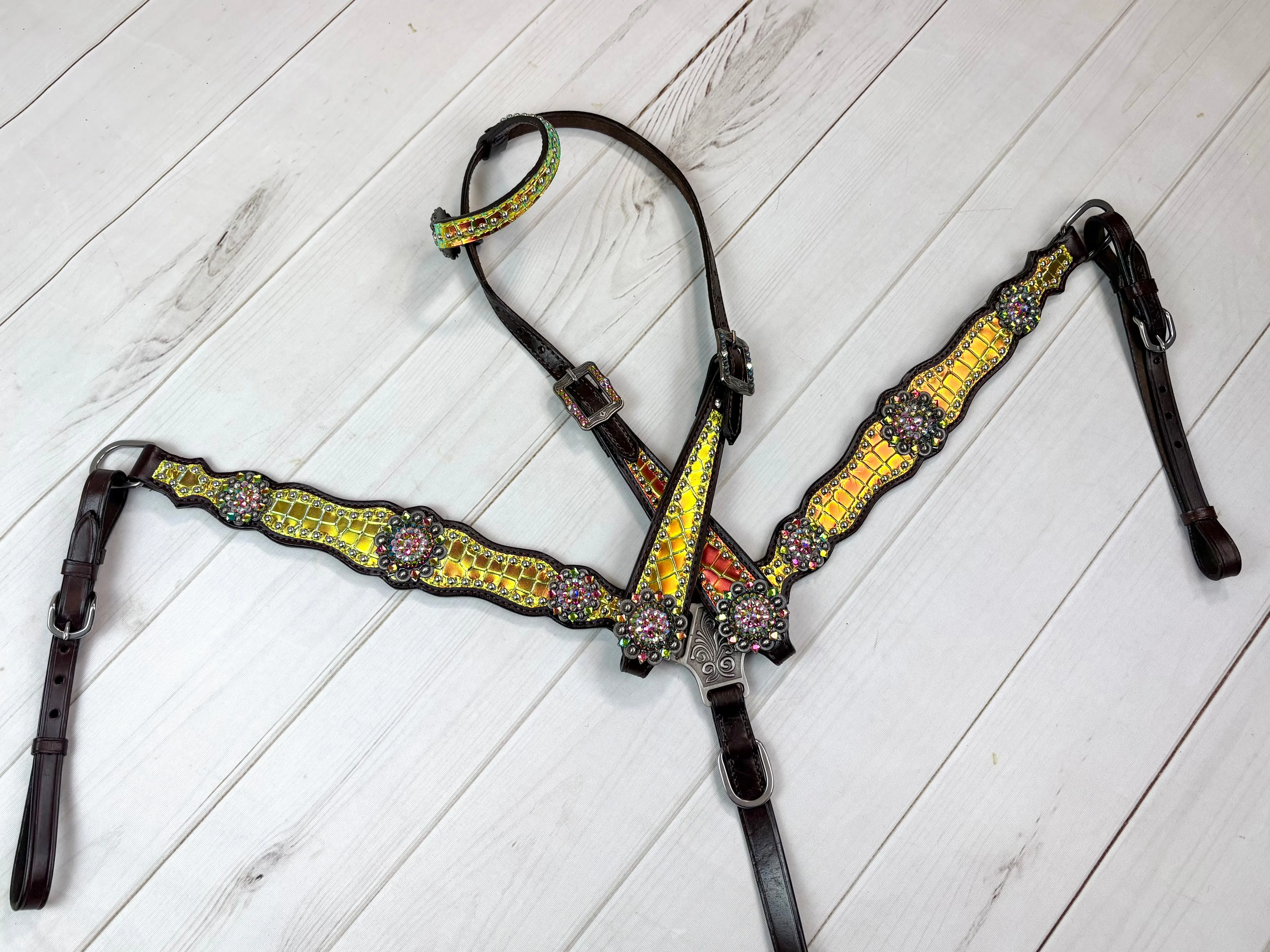 Iridescent Green Yellow Leather Tack Set