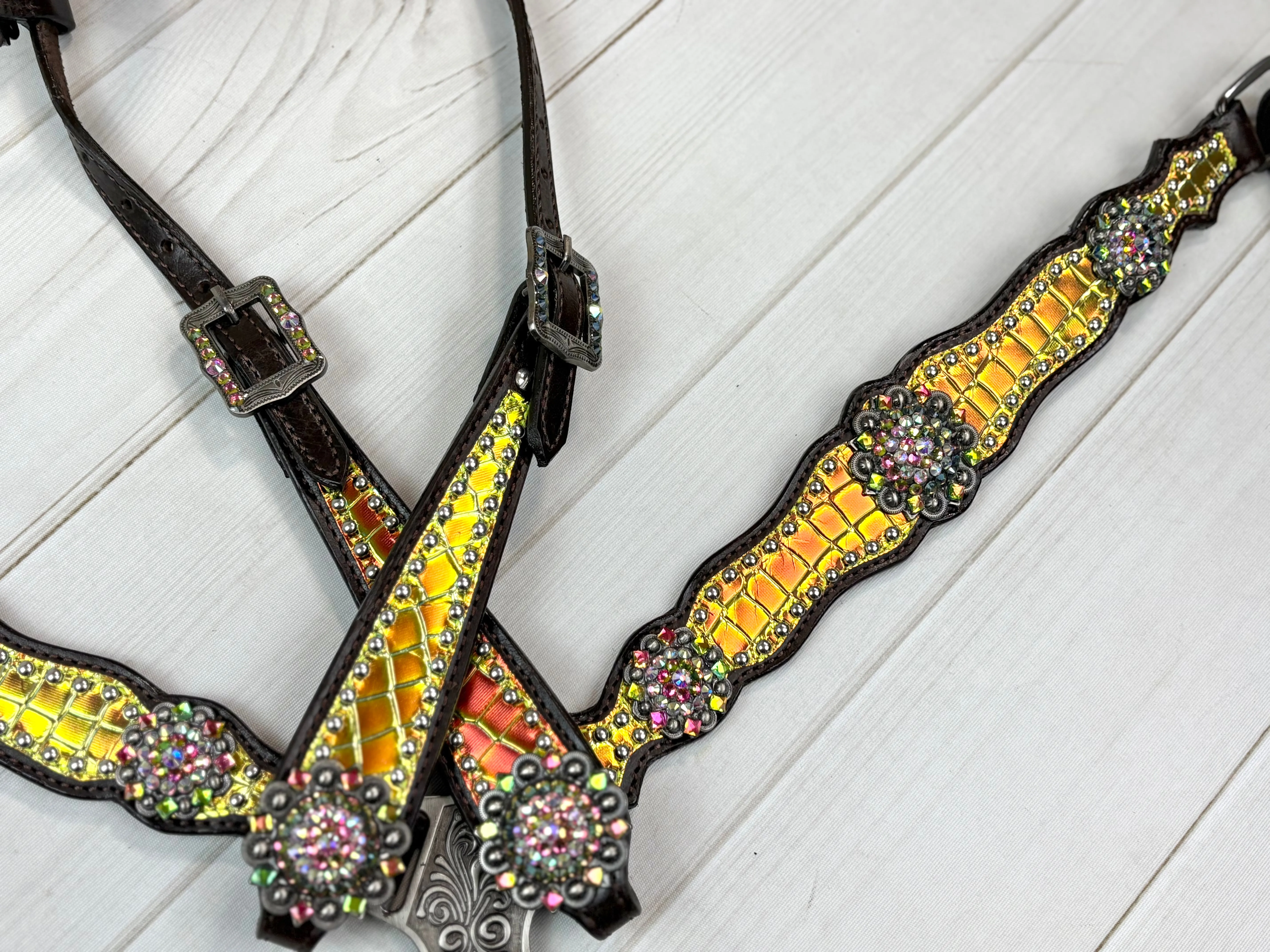 Iridescent Green Yellow Leather Tack Set