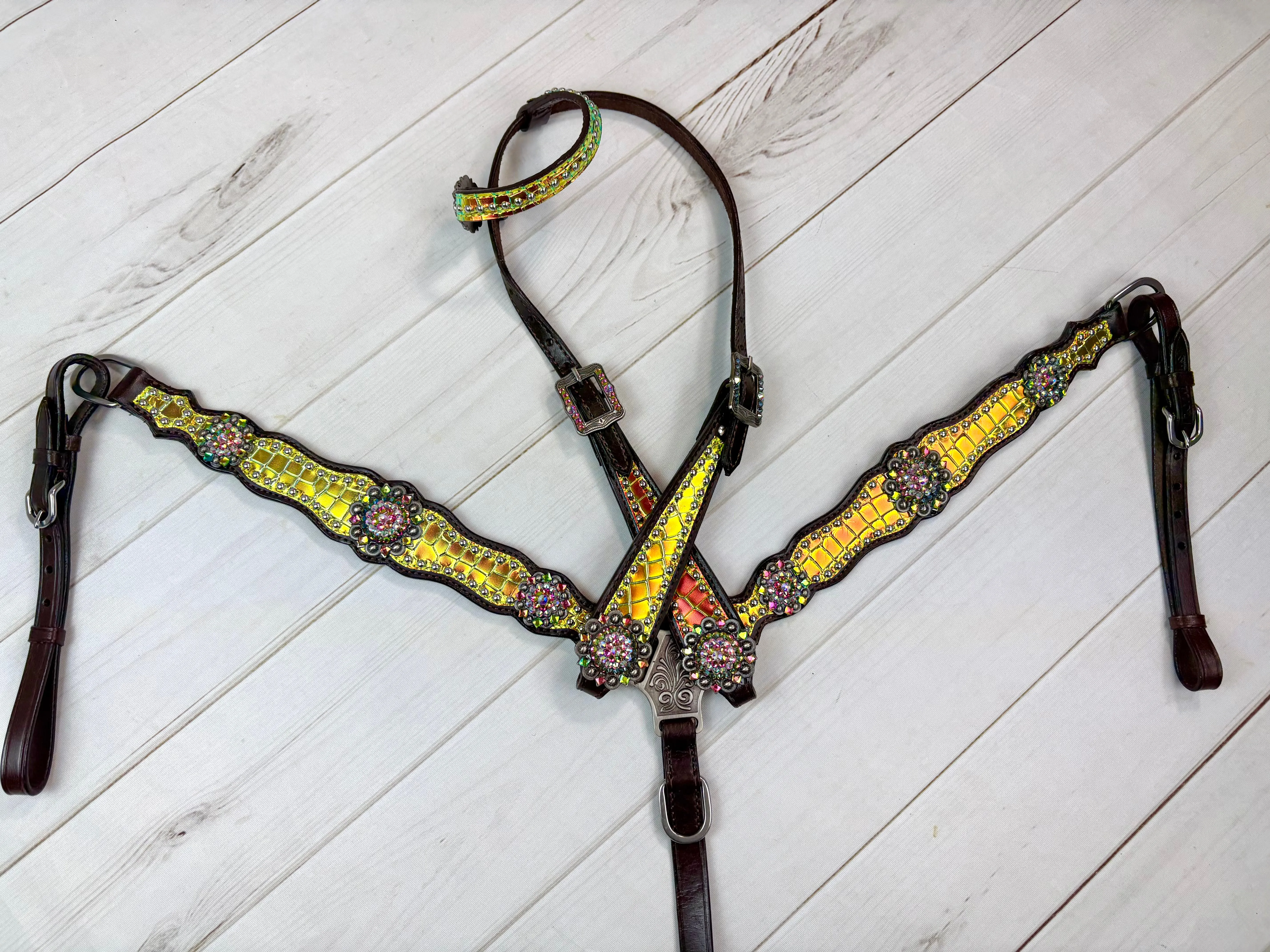 Iridescent Green Yellow Leather Tack Set