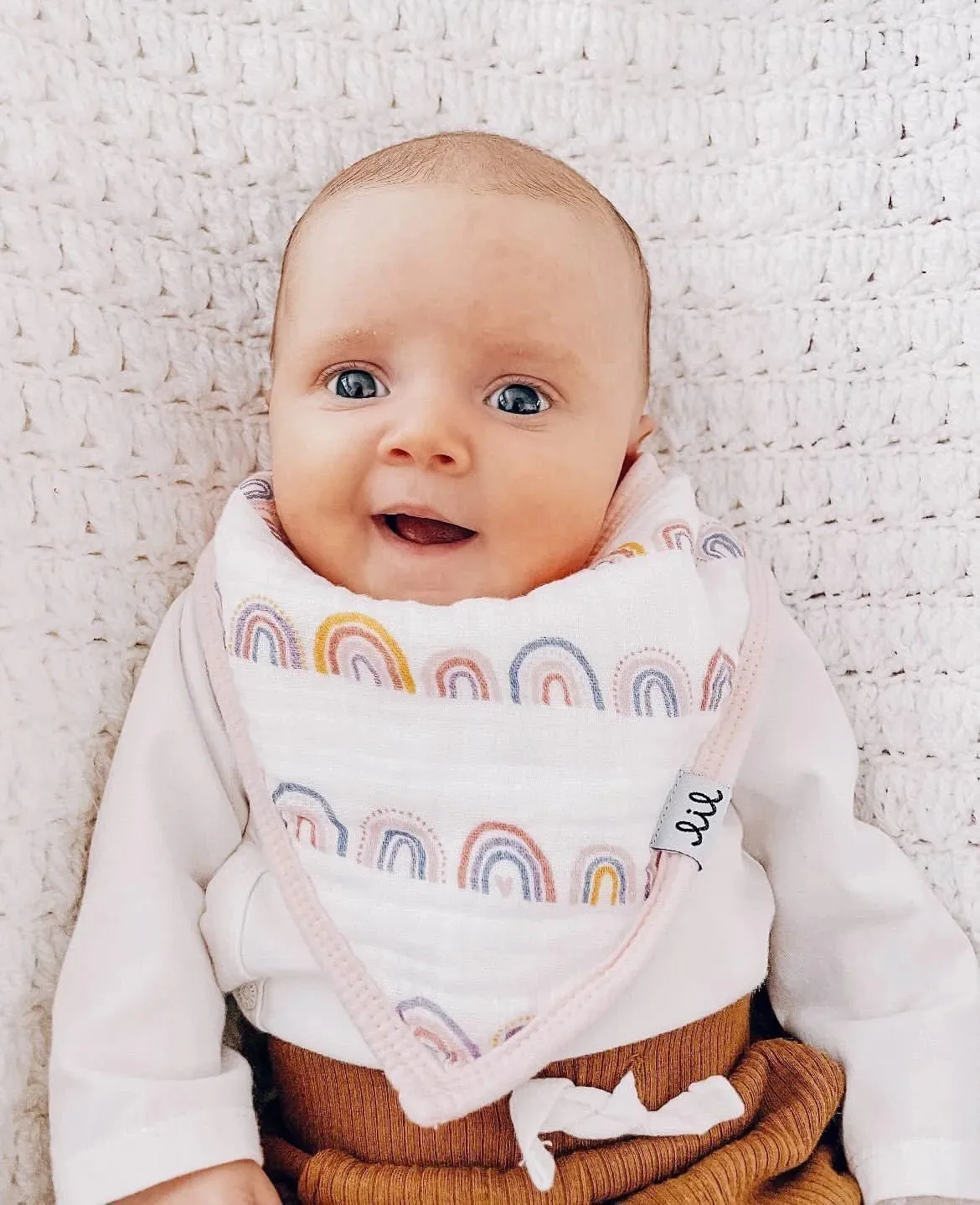 Lil North Co. Muslin Bandana Bib Set – Bright Unicorn & Rainbow