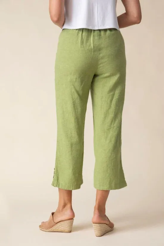 Linen Solid Pleat Button Capri