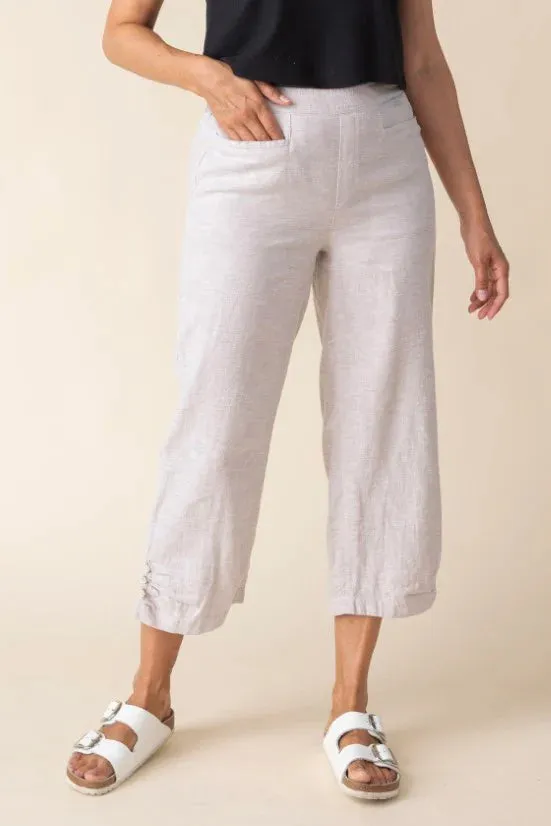 Linen Solid Pleat Button Capri