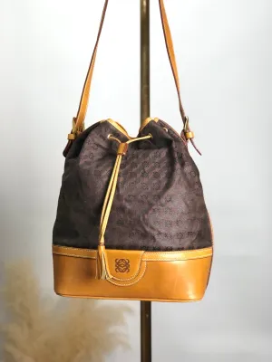 LOEWE Anagram Drawstring Shoulder bag Brown Vintage grxez8