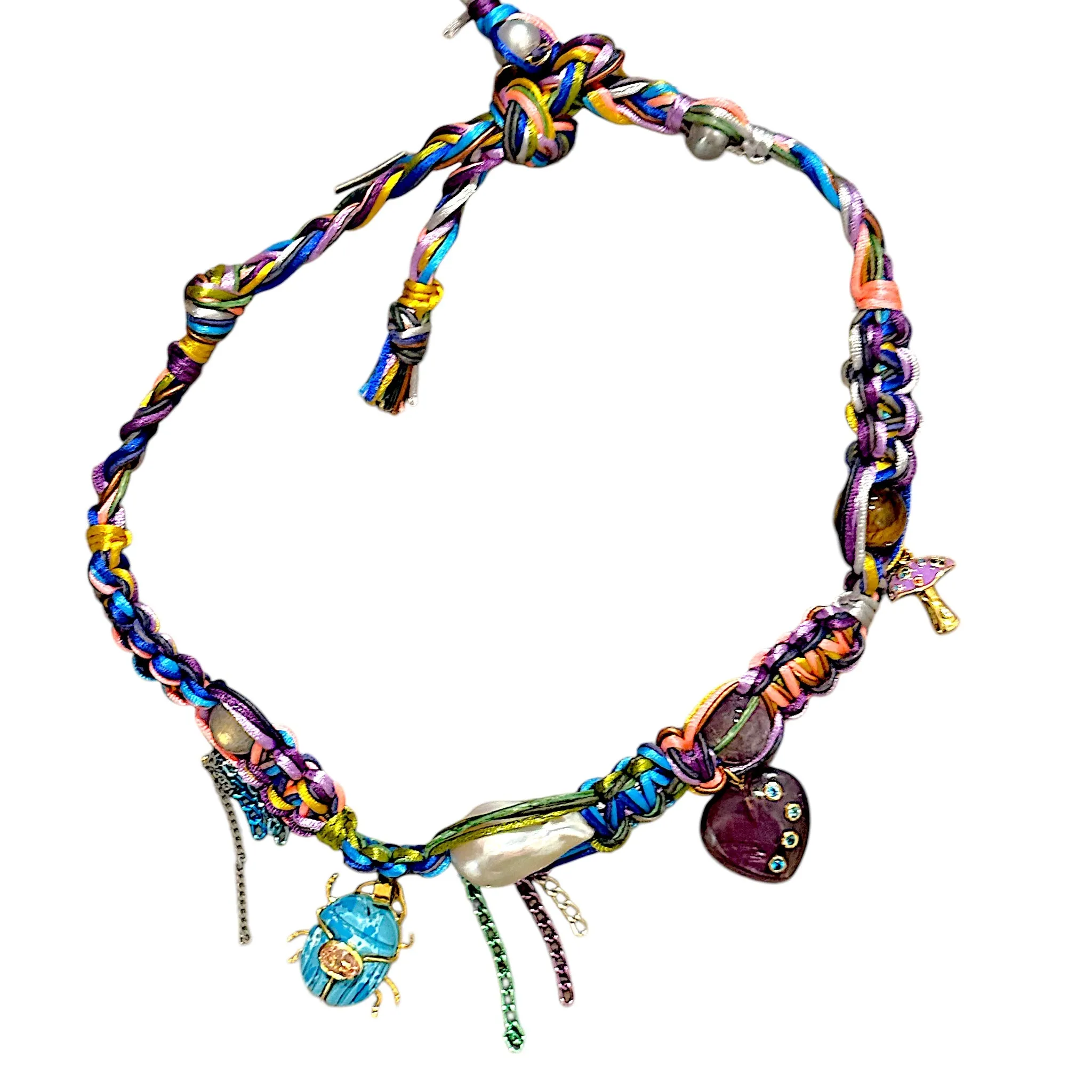LUCKY CHARM SCARAB HEART ROCKER CHOKER