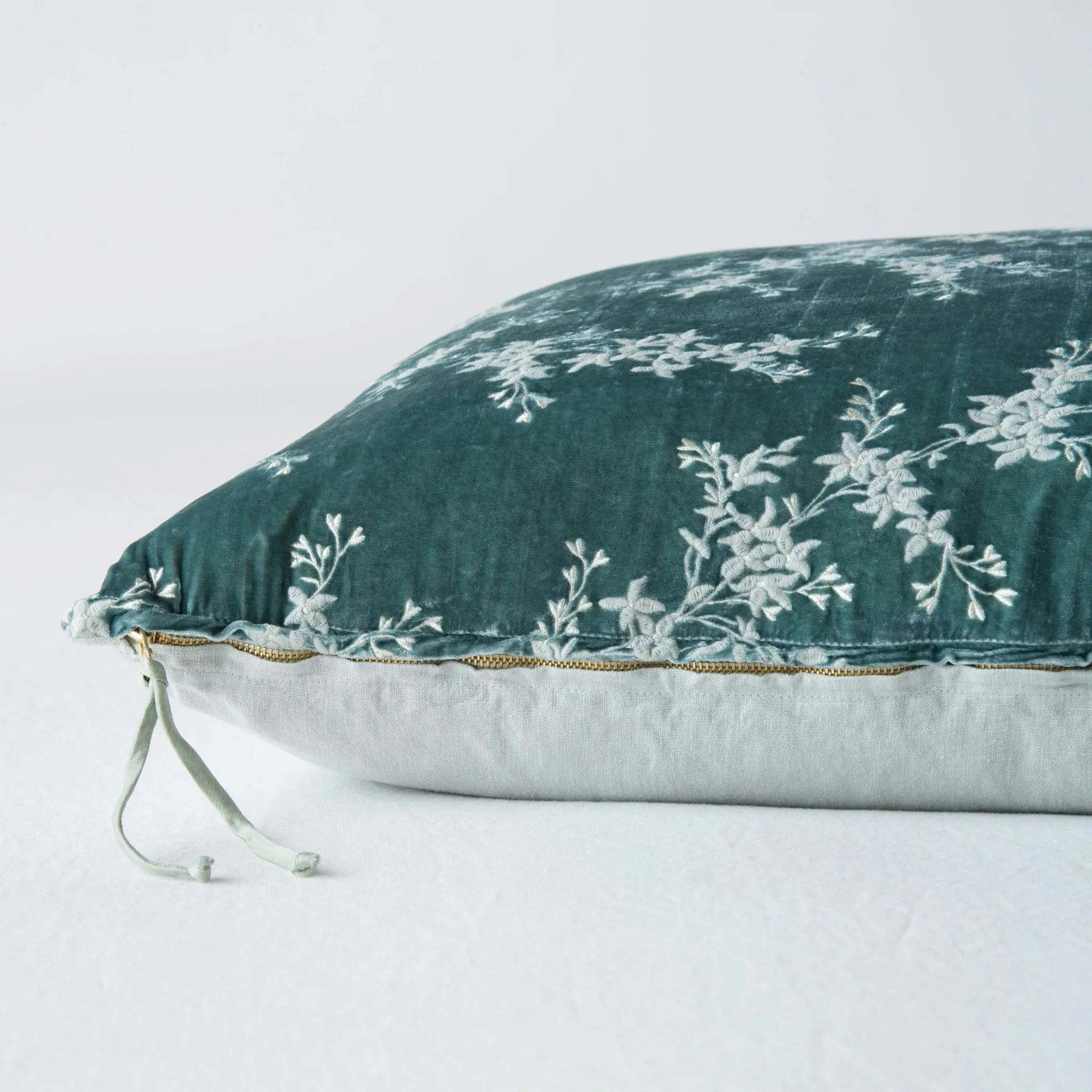 Lynette 24x24 Pillow - Eucalyptus