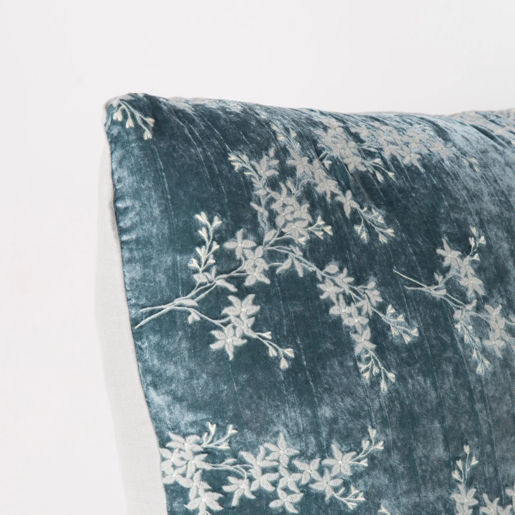 Lynette 24x24 Pillow - Mineral