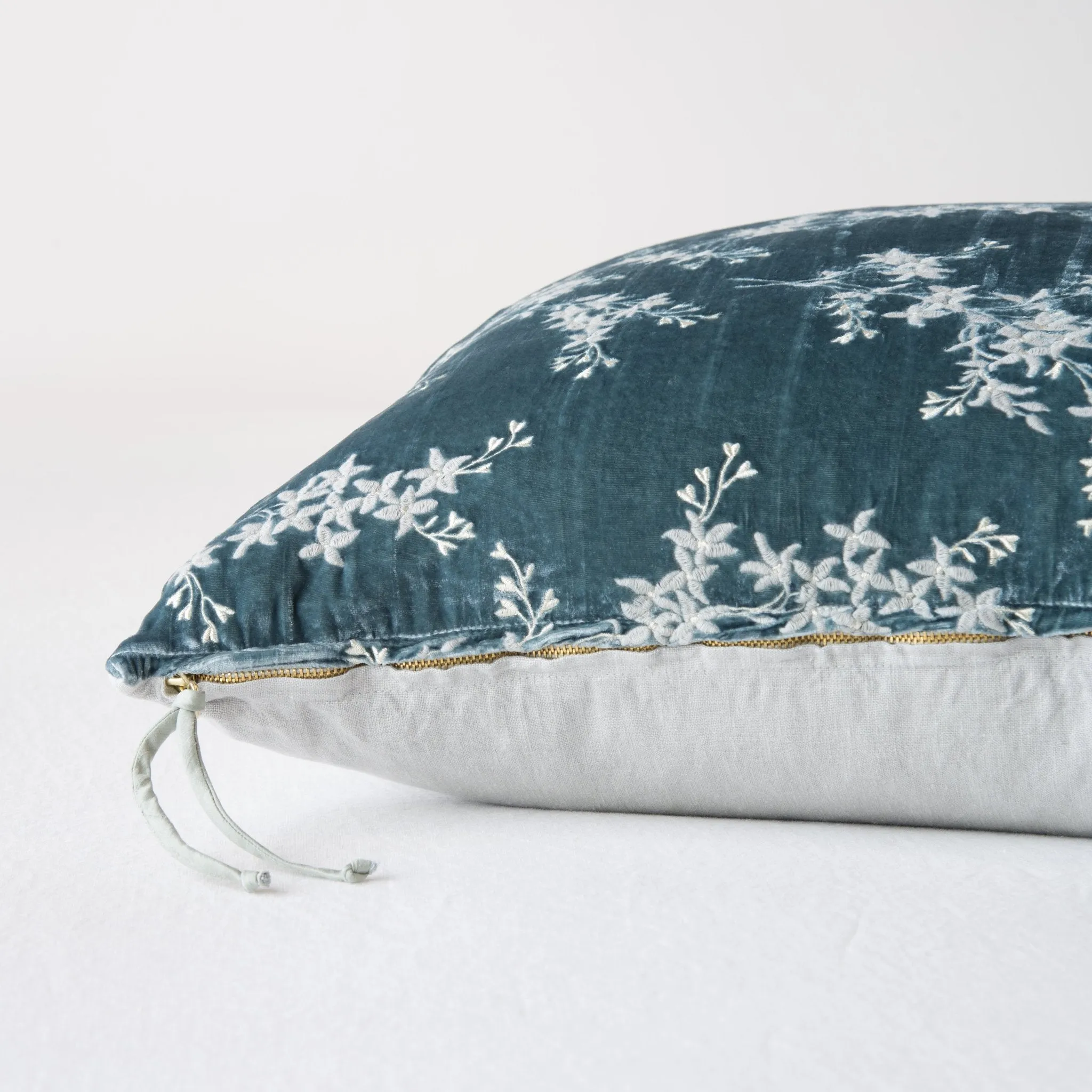 Lynette 24x24 Pillow - Mineral