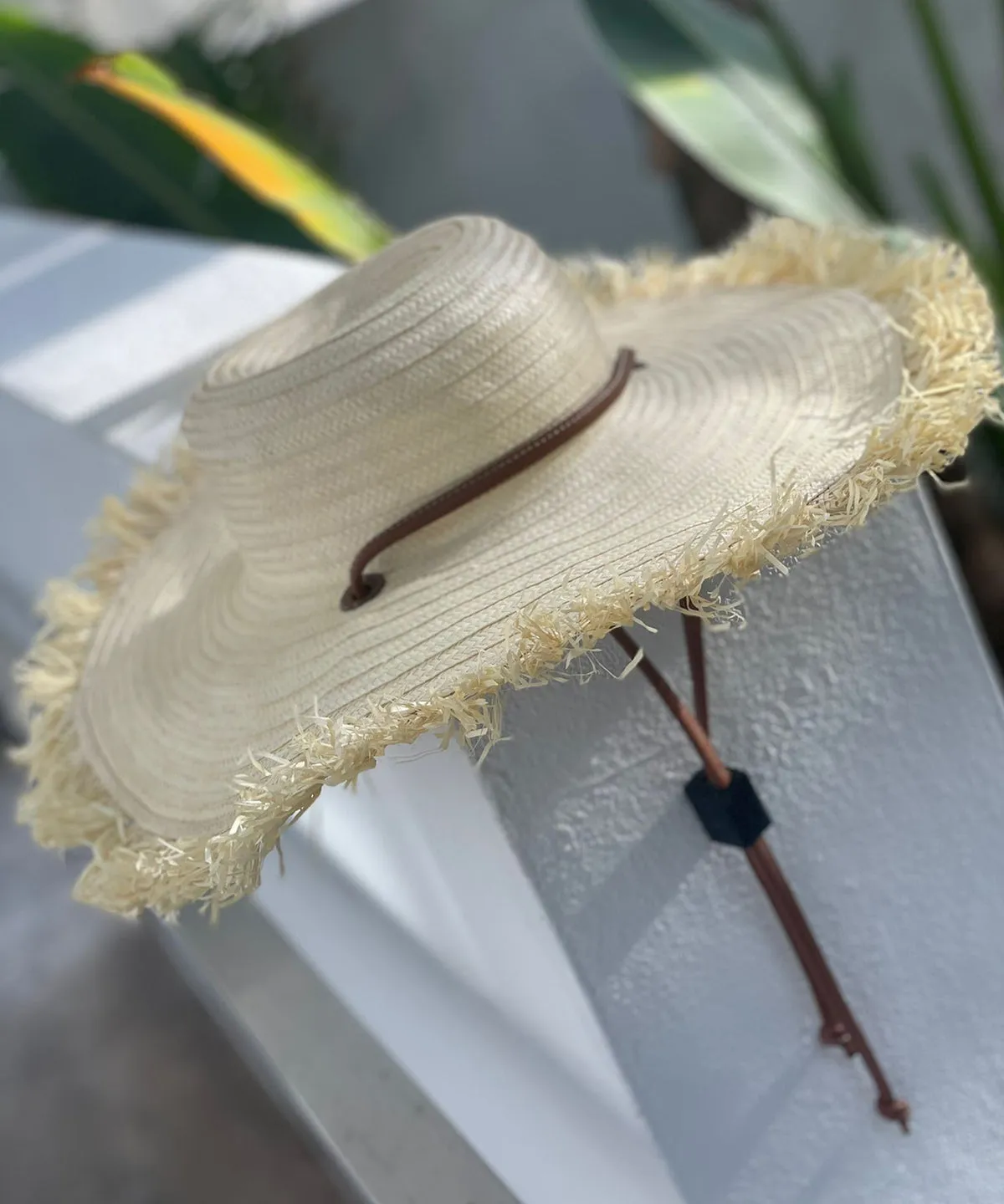 Naufrago Hat in Raffia and Leather