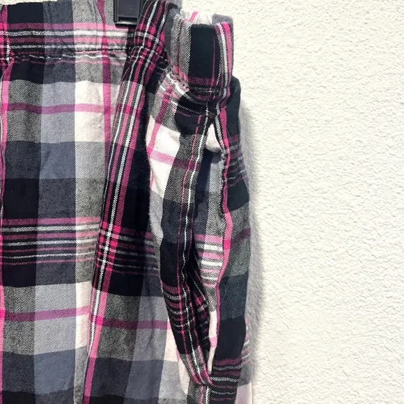 NWT Victoria’s Secret plaid 2-piece pajama set