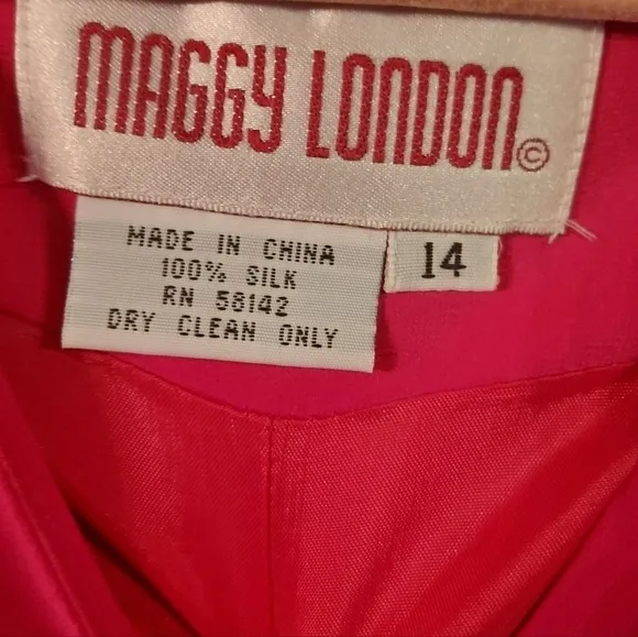 NWT - Vintage 90's Maggie London 100% Silk Fuschia Dress Size 14 (Flaw )
