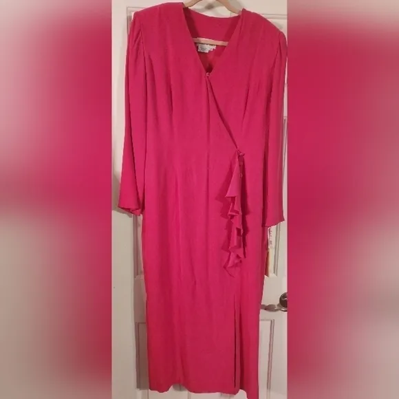 NWT - Vintage 90's Maggie London 100% Silk Fuschia Dress Size 14 (Flaw )