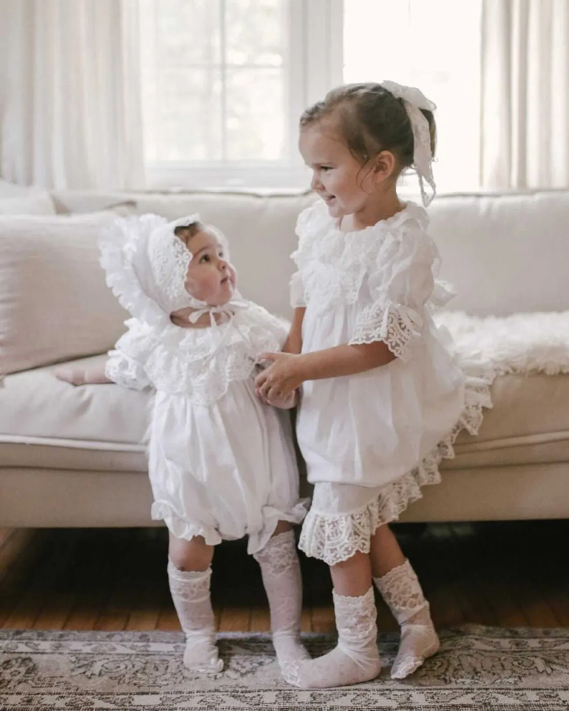 Petite Maison Kids Katherine embroidered linen romper