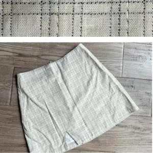 Rowie Mini Skirt Front Slit Off White Color Gray Grid Pattern Linen Blend SZ S