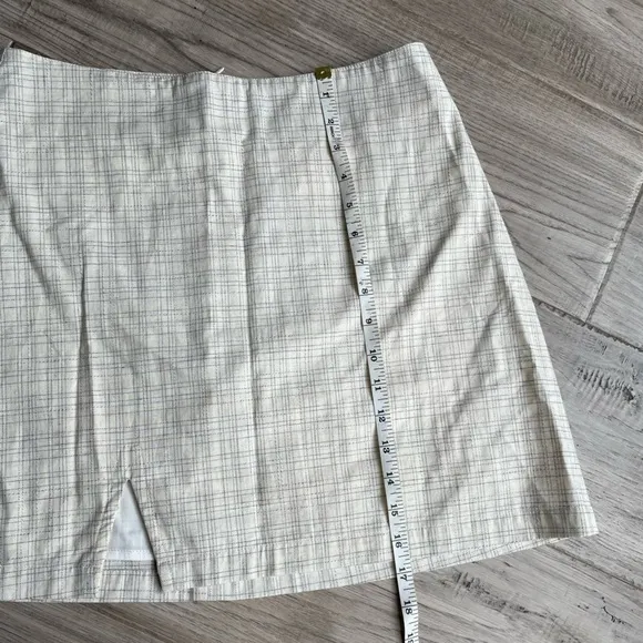 Rowie Mini Skirt Front Slit Off White Color Gray Grid Pattern Linen Blend SZ S