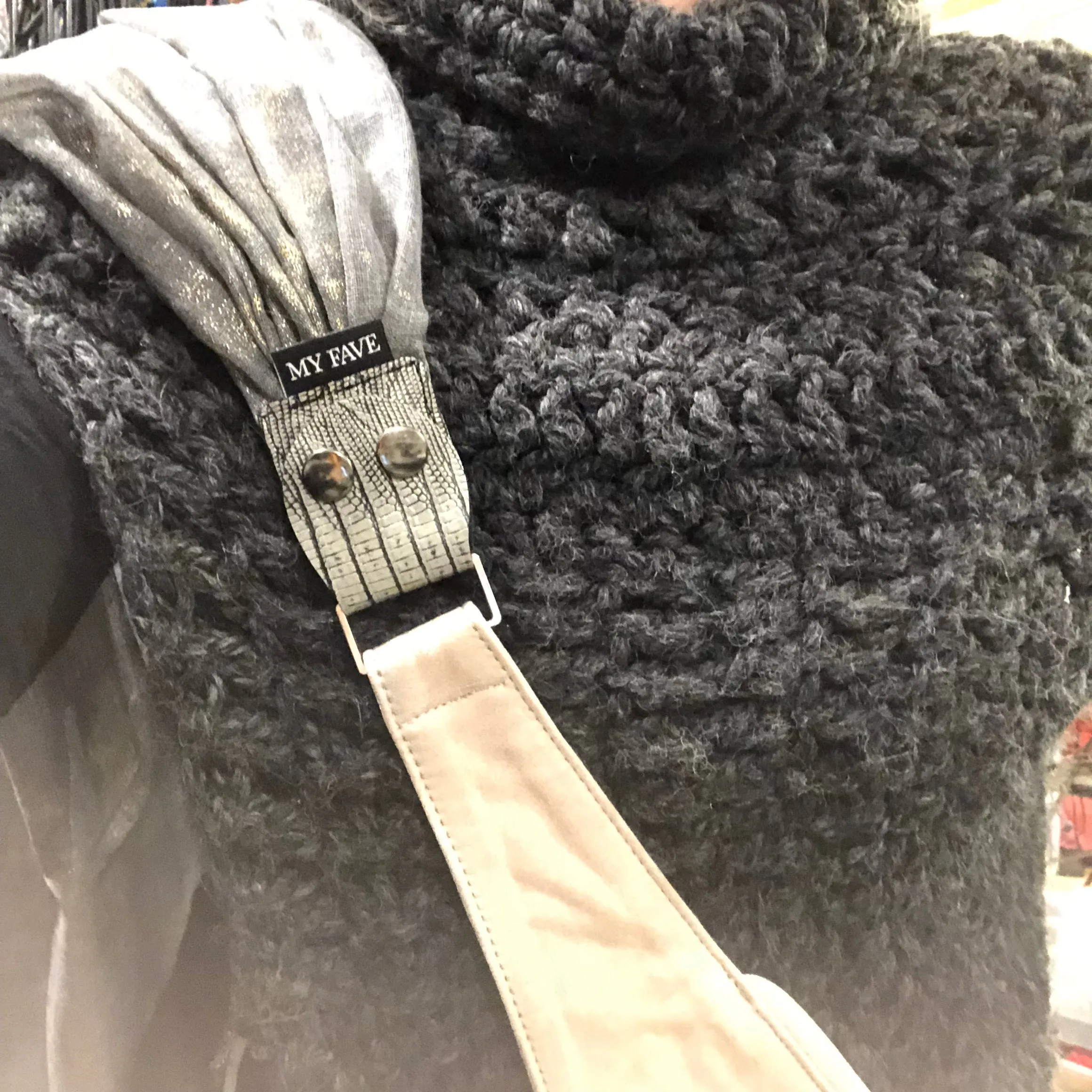Scarf Edition - Gold Charcoal