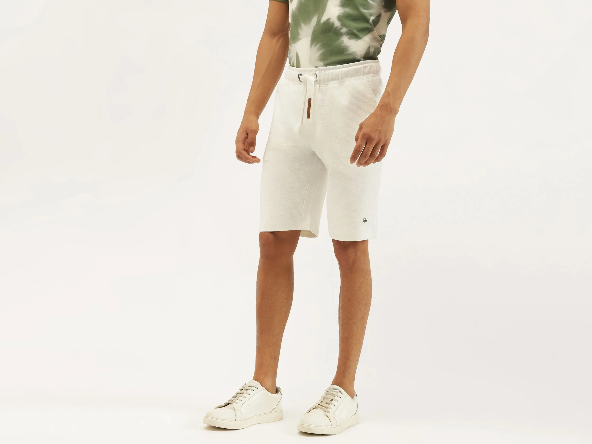 Solid Regular Fit Regular Shorts