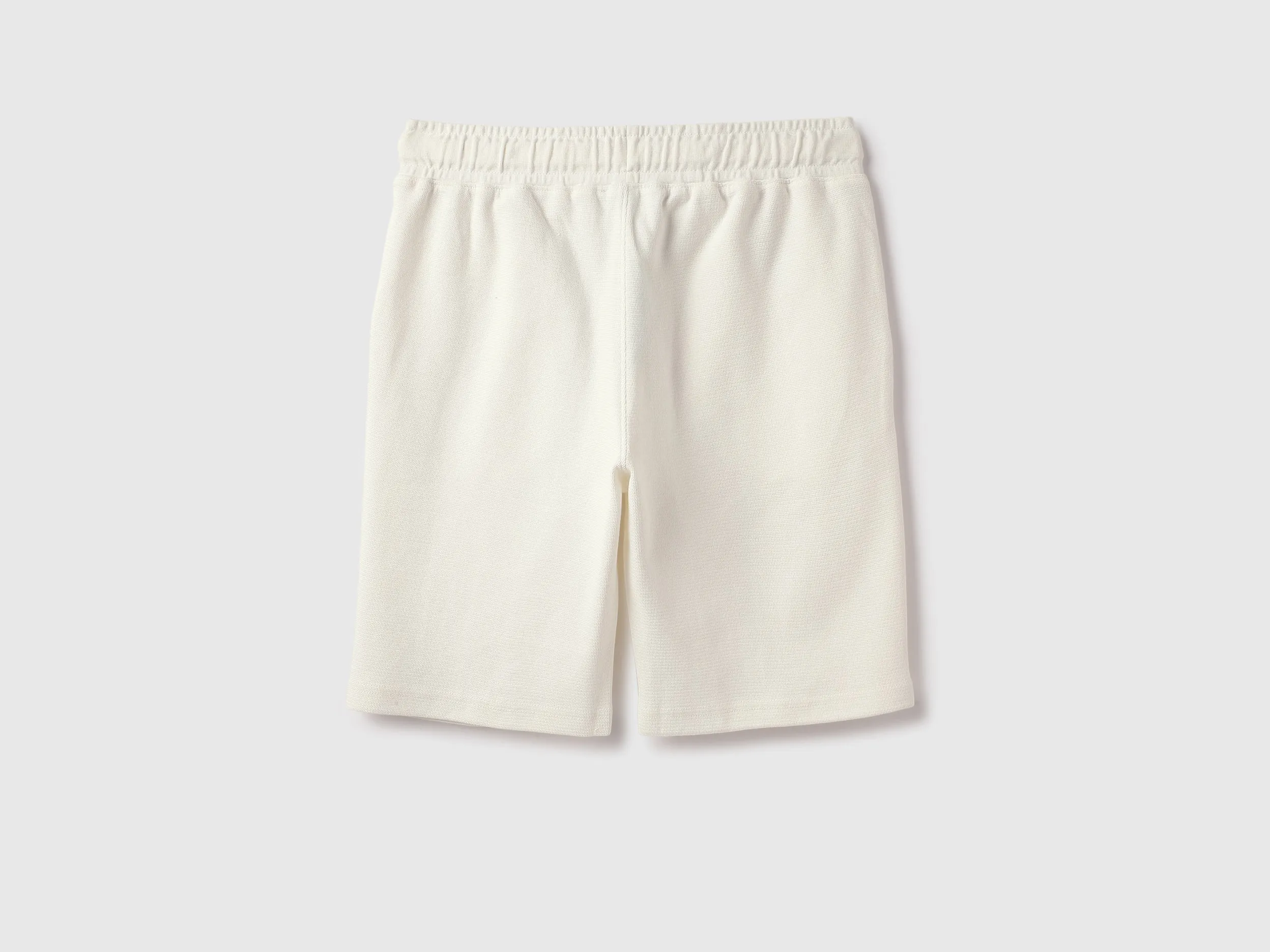 Solid Regular Fit Regular Shorts