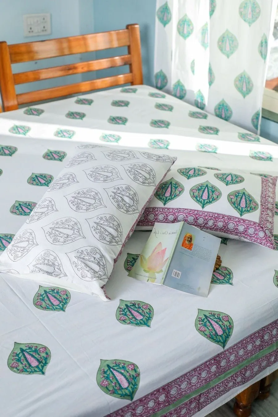 SootiSyahi 'Green & Voilet' Handblock Printed Cotton Bedsheet