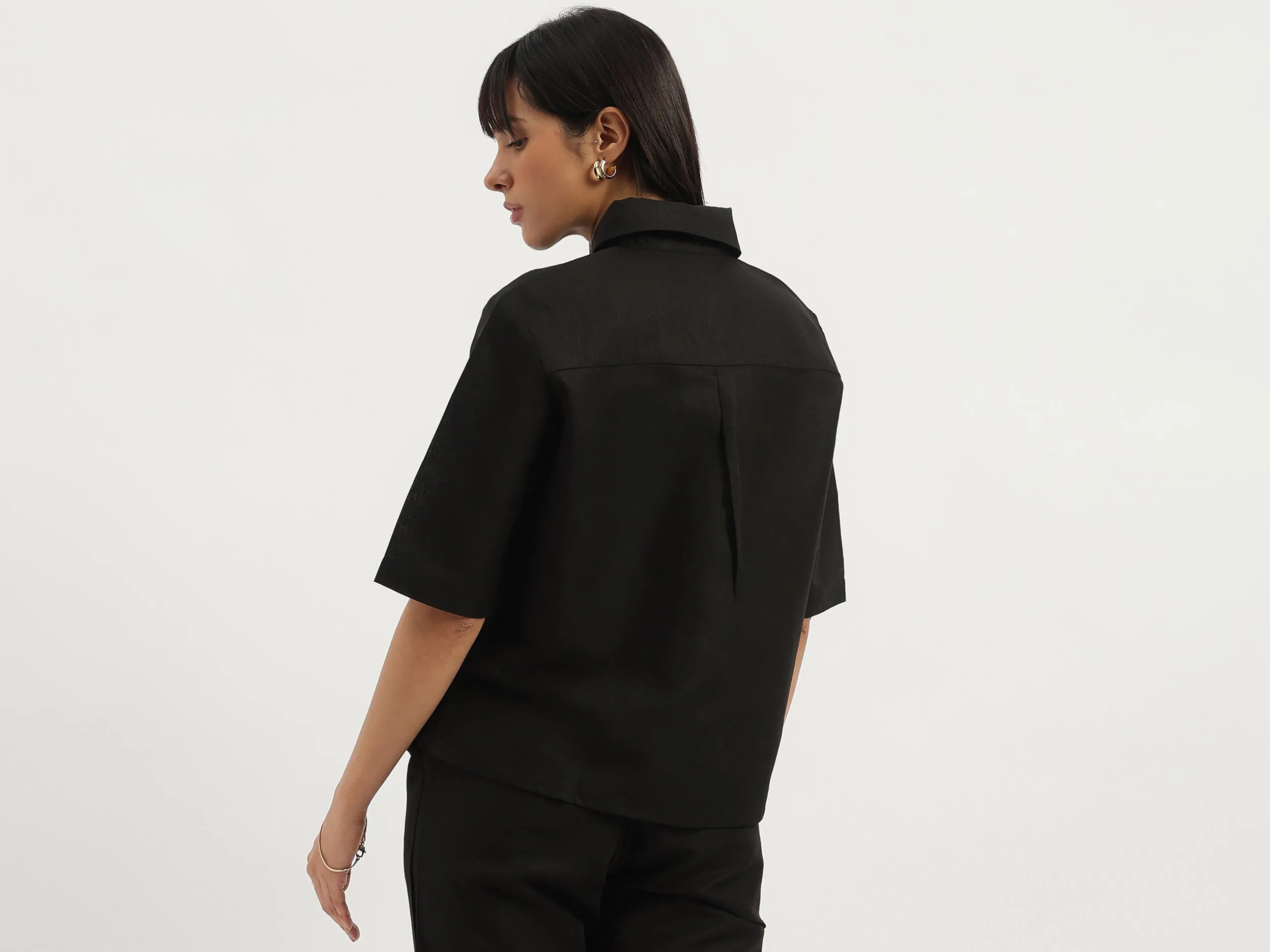 Spread Collar Solid Shirt