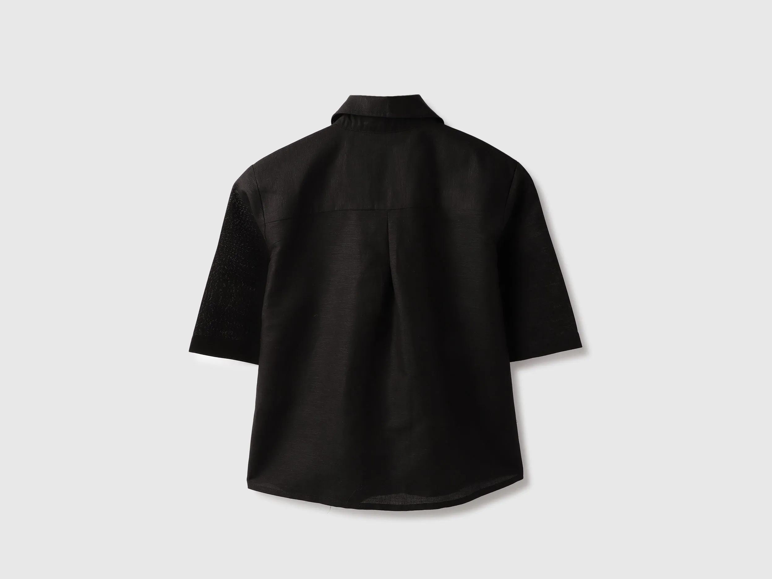 Spread Collar Solid Shirt